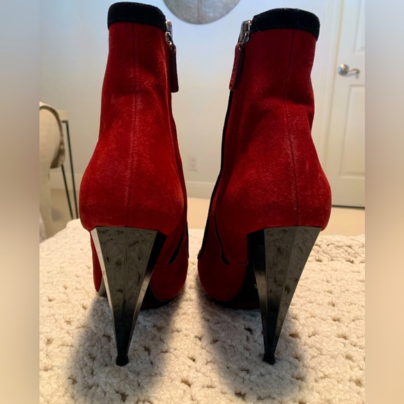 Gucci Olimpia Elastic Ladder Strap Bootie- Burgundy and black - Picture 3 of 7